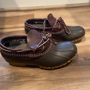 Women’s LL Bean Moc. Size 7 women’s.